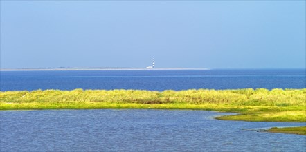 View from Schillig to the island of Minsener Oog