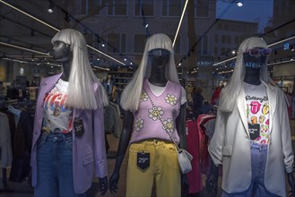 Mannequins in a fashion shop
