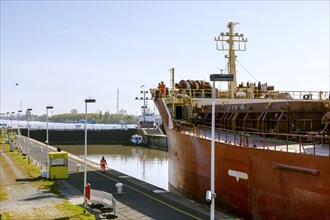 Bulk carrier Federal Shimanto during entry into the lock basin of the Kiel Canal