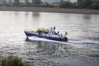 Police boat of the Rhine water police at Fleher Bridge
