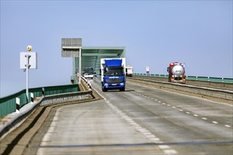 Traffic on the Brunsbuettel high bridge