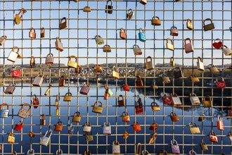 Love locks on the lattice on the barrage