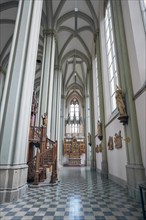 Altar and pulpit staircase in the side aisle