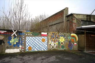 Wall with graffiti