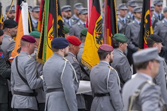 Delegations with troop flags from various parts of the German Army at the German Field Army handover roll call at Nymphenburg Palace