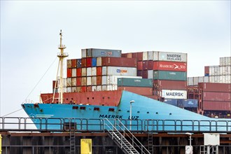 Container ship Maersk Luz in the overseas port