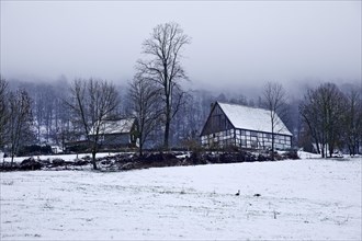 Hof Duempel in winter
