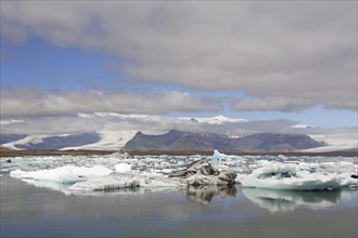 Drift ice floating in Joekulsarlon