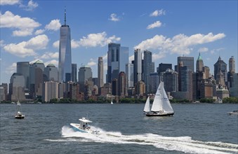 Sailboat in front of Manhattan on the Hudson River