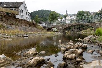 A provisionally repaired bridge in Schuld