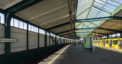 Above-ground underground station Gleisdreieck