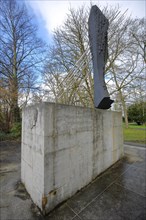 Sculpture and monument by Erich Fritz Reuter 1959 for Wilhelm Conrad Roentgen