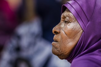 An old woman photographed in a refugee settlement in Ouallam