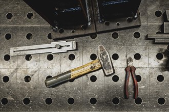 Tool lying on a worktop