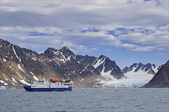 Expedition cruise ship MS Sea Endurance in Bjornfjorden