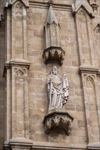 Statue of the Virgin on the main facade