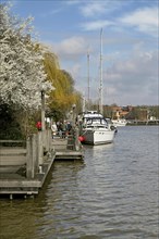 Wilhelm-Klopp-Promenade at the leisure harbour Leer