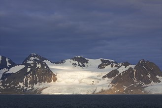 Mountains and glacier along the coast of Prins Karls Forland