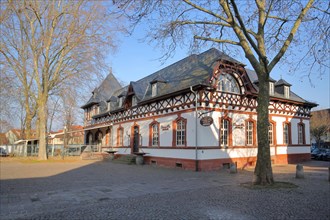 Coachman's house built in 1901 and former Villa Wellensiek and current restaurant Donna Mia