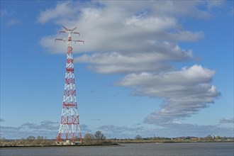 Southern support mast of the Elbe crossing 1