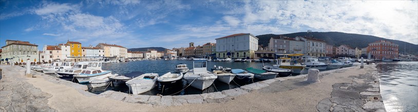 Cres Town Harbour