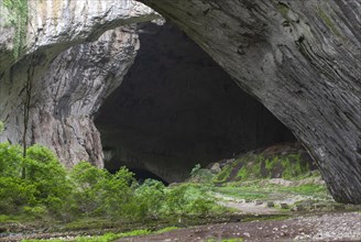 Entrance to Devetashka Cave
