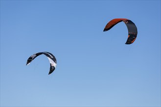 Stunt kites