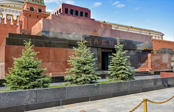 Lenin's tomb containing his embalmed body to visit the Red Square in Moscow