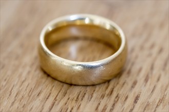 Golden wedding ring or wedding band