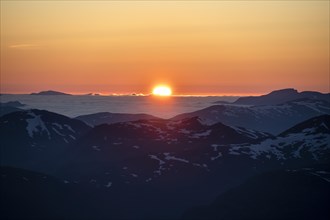 Sunset behind the mountains