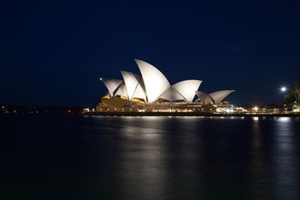 Sydney Opera Houseby night