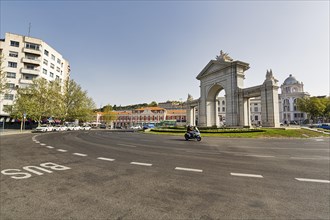 Roundabout at Puerta de San Vicente