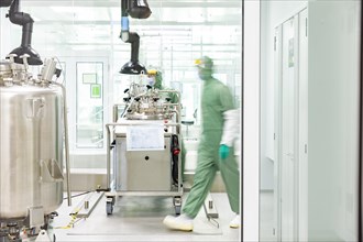 Vaccine production at Allergopharma in Berlin