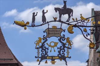 Historical nose sign from the Goldenes Posthorn Inn