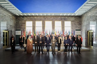 Family photo taken during the Petersberg Climate Dialogue at the Federal Foreign Office in Berlin