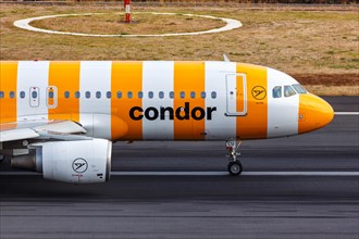 An Airbus A320 aircraft of Condor with the registration D-AICU at Madeira Airport