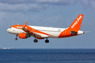 An EasyJet Airbus A320 aircraft with registration OE-IZH at Lanzarote Airport