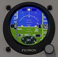 Digital cockpit device for the instrument panel in the pilot's cabin