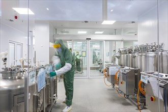 Vaccine production at Allergopharma in Berlin
