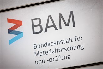 The lettering of BAM