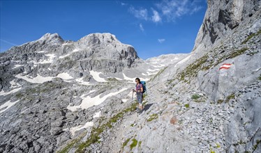 Mountaineer climbing the Hochkoenig