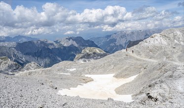 Ascent to the summit of the Hochkoenig