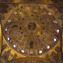 Golden mosaic dome in the Basilica di San Marco