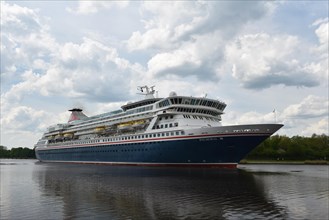 Cruise with cruise ship Balmoral through the Kiel Canal