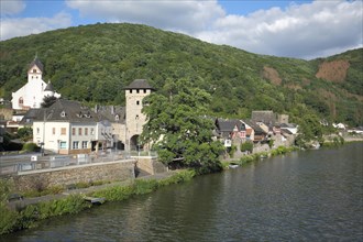 View of townscape with gate tower and houses on the Lahn