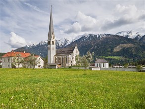 Parish church Untermieming in spring
