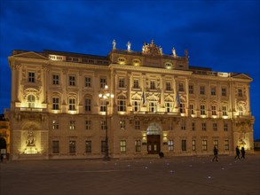 Palazzo del Lloyd Triestino in Piazza dell'Unita d'Italia