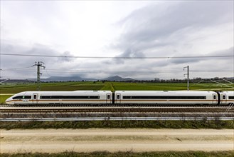 ICE against the backdrop of the Swabian Alb on the new four-billion-euro high-speed line from Wendlingen to Ulm