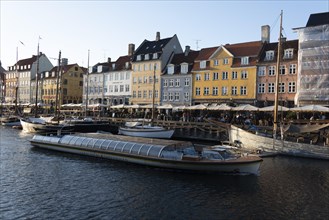 Excursion boat in Nyhavn