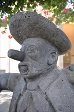 Sculpture Man with hat and nose